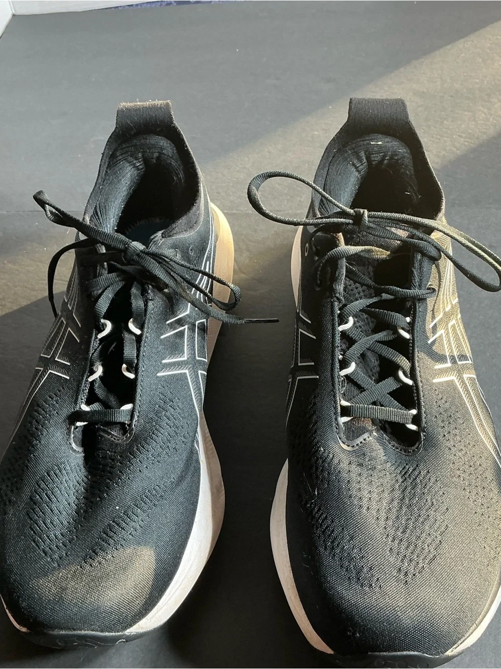 Men's Black asics gel- nimbus  25 athletic shoe